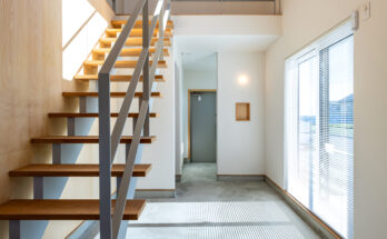 愛猫と暮らす木漏れ日の家